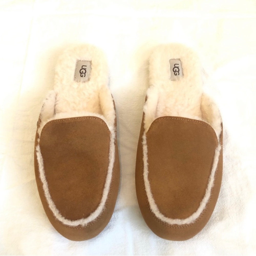 UGG Moccasin Slipper Slides sz8